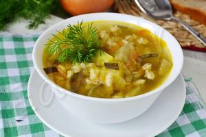 Рассольник с перловкой и солеными огурцами готов! Рассольник с перловкой и солеными огурцами готов!