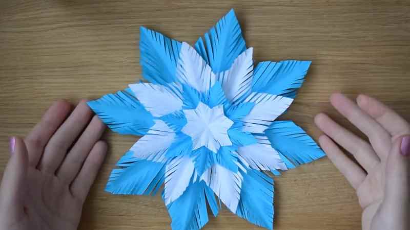 Как сделать красивую объемную снежинку по технологии оригами?