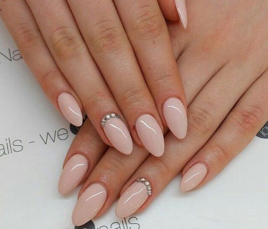 Овальная форма ногтей