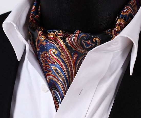 Как завязать мужской шейный платок?