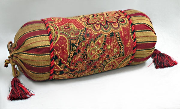 Подушка-валик своими руками