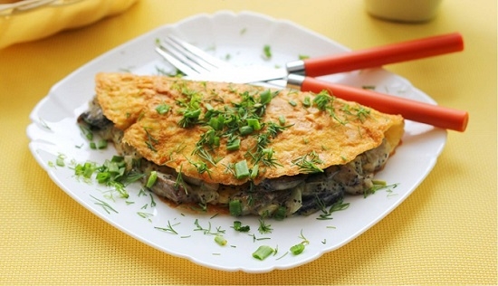 Омлет с грибами в мультиварке