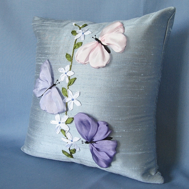 Подушка с аппликацией: как сделать?