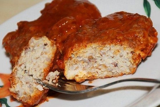 Гречаники с мясным фаршем в томатном соусе