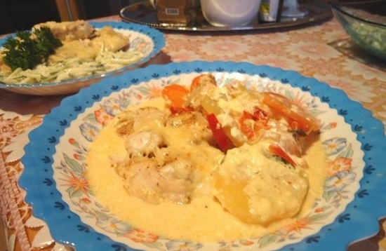 мясо по-капитански в духовке с картошкой и помидорами