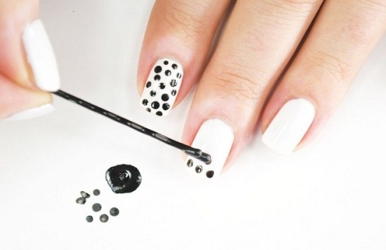 Как сделать легкие рисунки на ногтях?