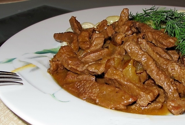 Бефстроганов из говядины: классический рецепт