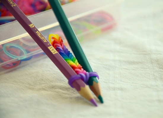 Рогатка и крючок для плетения браслета французская коса из резинок