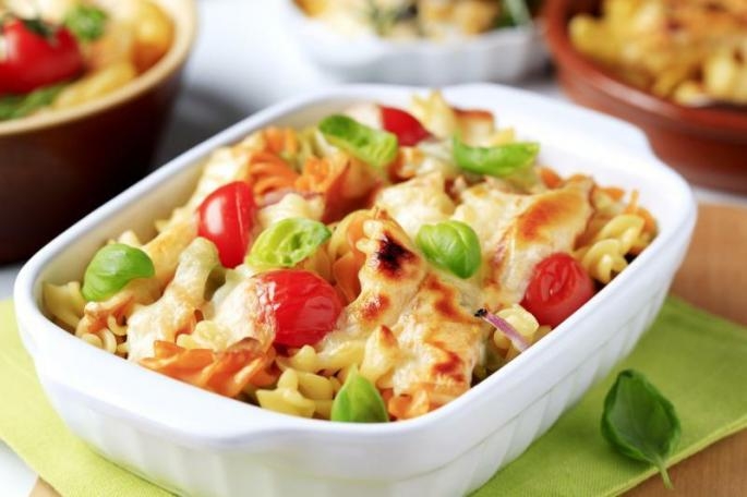 Запеканка из макарон с помидорами