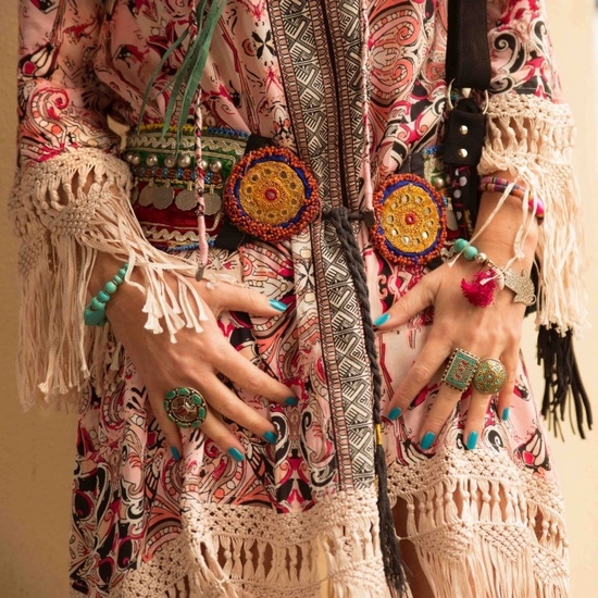 Какие особенности имеет стиль бохо шик в одежде?