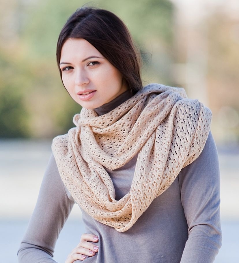 Как правильно носить шарф трубу?