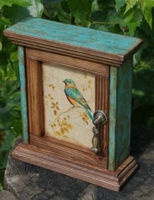 Как сделать ключницу своими руками?