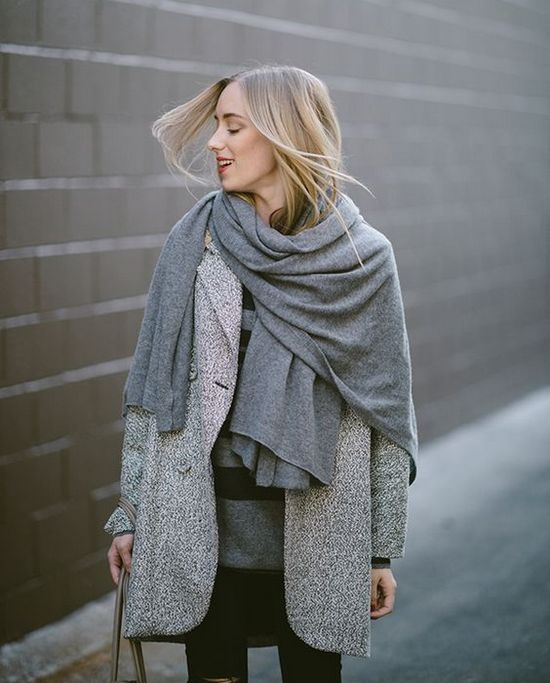 Богемный шик - палантин на пальто