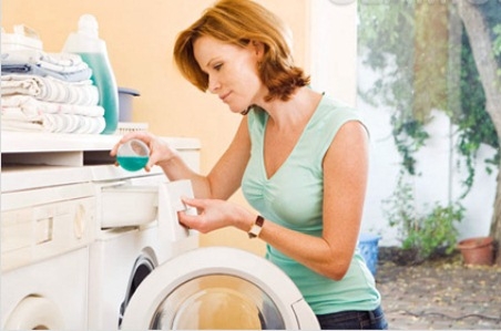 Чем отмыть краску с одежды?