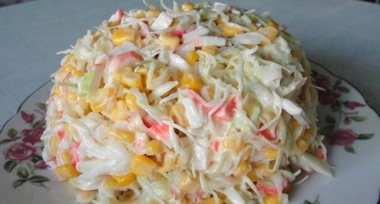 Салат с крабовым мясом и кукурузой: рецепт с фото