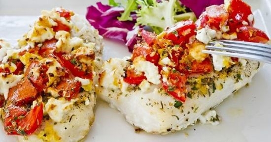 Нежный минтай, тушенный в сметане