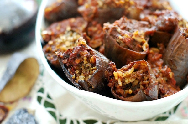 Долма из виноградных листьев