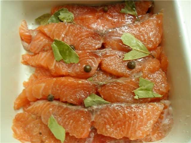 Как засолить рыбу кета?