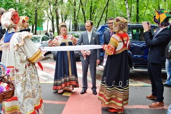 Сватовство со стороны невесты: что говорить? Сценарий и тосты