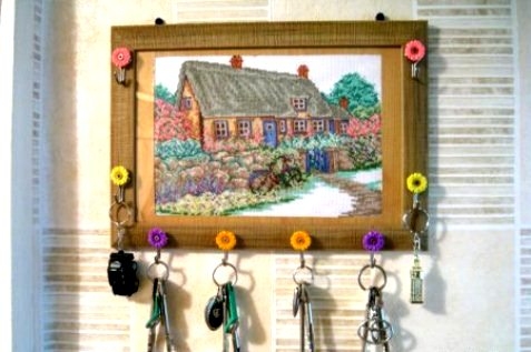 Как сделать ключницу своими руками?