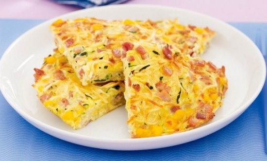 Омлет с беконом в микроволновке