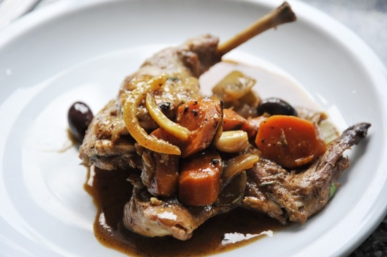 Кролик, жаренный на сковороде