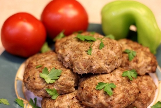 Духовые котлетки по-албански