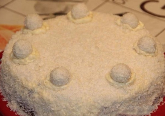 Торт «Рафаэлло» - мягкий и очень вкусный десерт