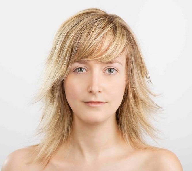 Стрижка каскад на средние волосы