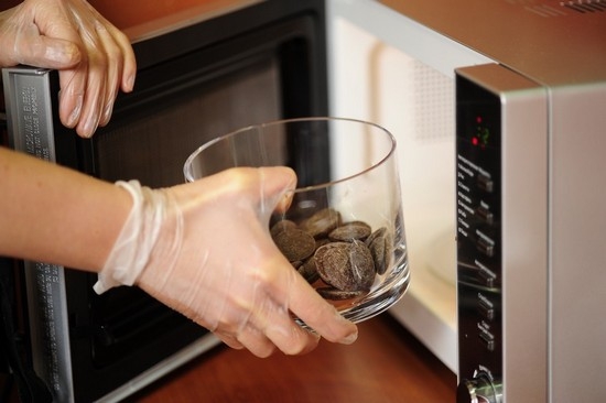 Как растопить шоколад в СВЧ или духовке?